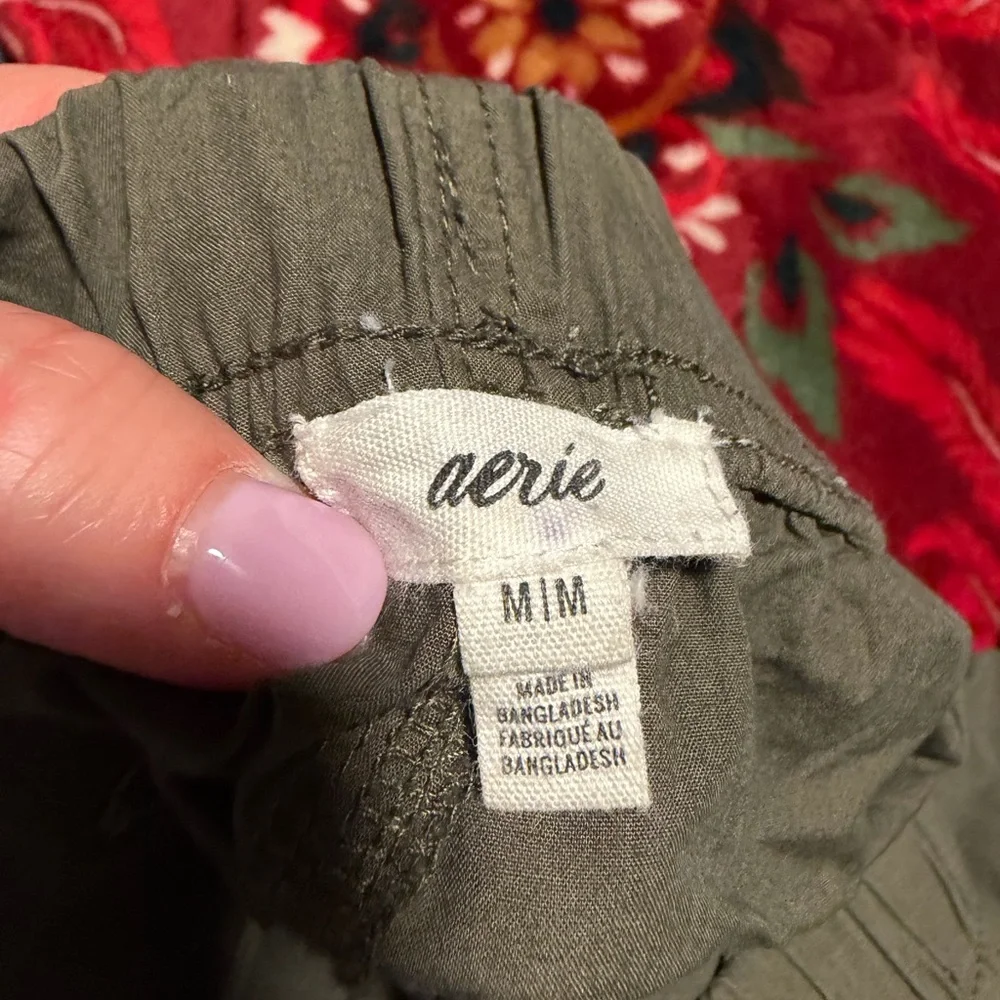 aerie women’s Cargo Pants in Olive Brown - Picture 2 of 2